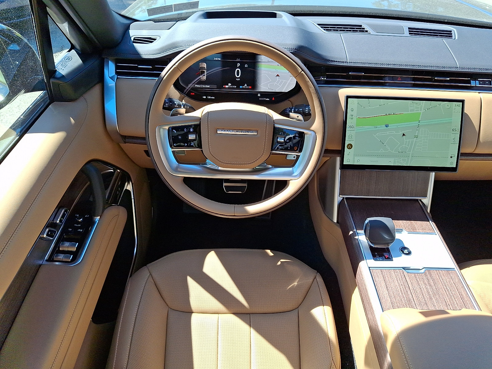 New 2026 Land Rover Range Rover Long Wheelbase SE AWD/4WD image 4