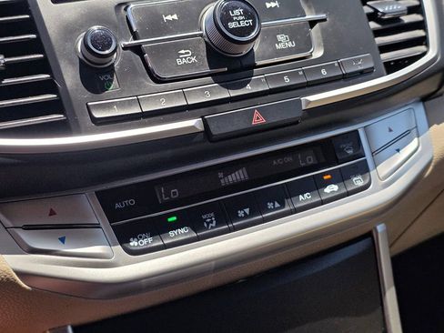 Used 2014 Honda Accord LX image 33