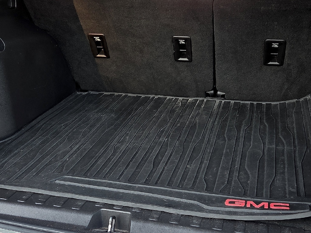 Used 2018 GMC Terrain SLE w/ Driver Convenience Package FWD image 8