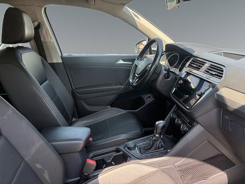 Used 2018 Volkswagen Tiguan SEL AWD/4WD image 10