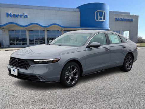 New 2025 Honda Accord EX-L image 2