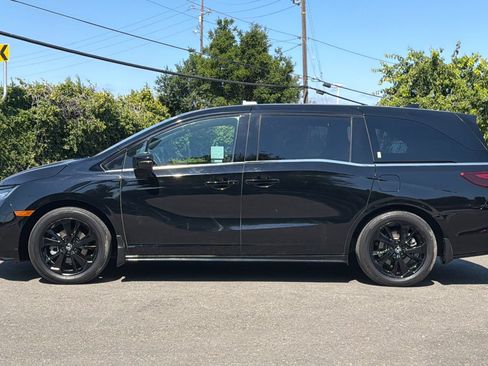 Used 2024 Honda Odyssey Sport image 7