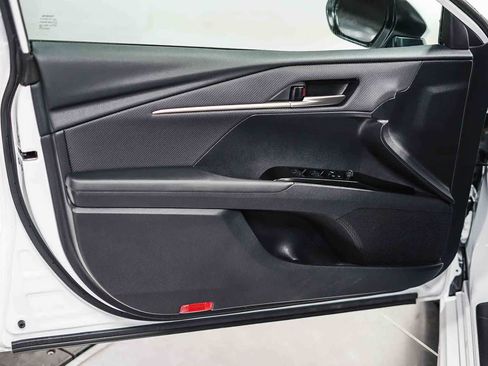 Used 2026 Toyota Camry SE FWD image 19