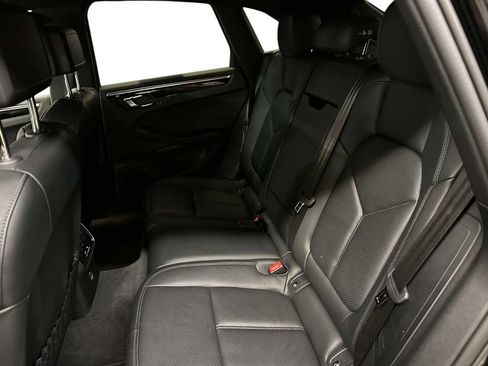 Used 2024 Porsche Macan AWD/4WD image 22