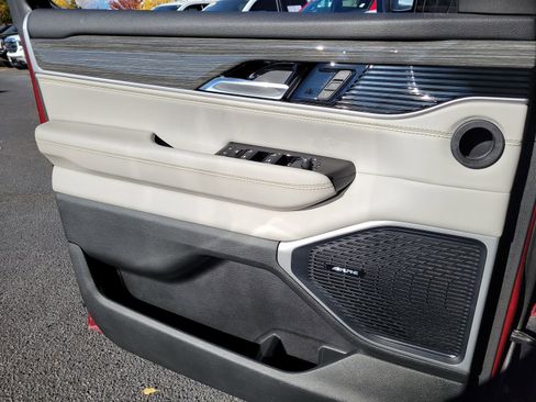 Used 2022 Jeep Wagoneer Series II image 7