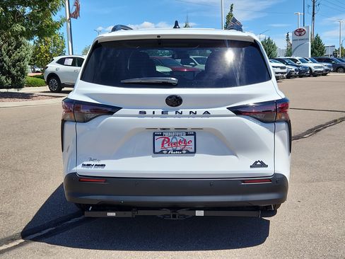 New 2026 Toyota Sienna XLE Woodland Edition AWD/4WD image 15