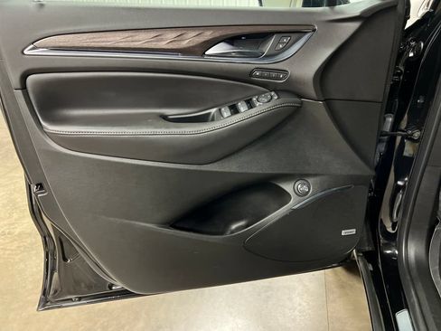 Used 2023 Buick Enclave Avenir w/ Avenir Technology Package AWD/4WD image 18