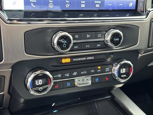 Used 2022 Ford F250 Platinum image 14