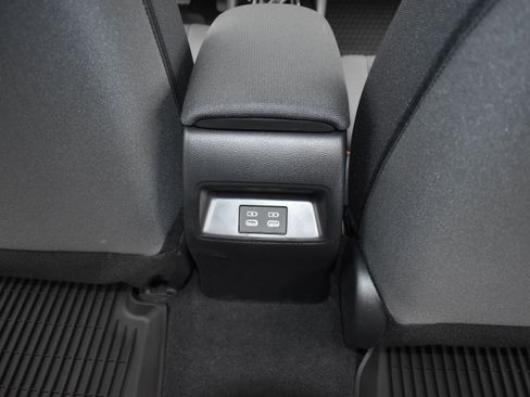 Used 2025 Toyota Corolla LE image 14