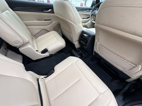 New 2025 Jeep Grand Cherokee L Limited AWD/4WD image 16