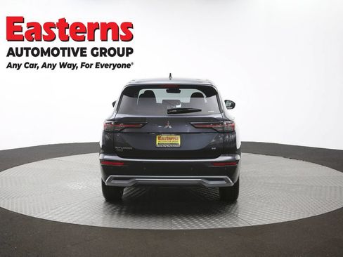 Used 2025 Mitsubishi Outlander SE AWD/4WD image 37