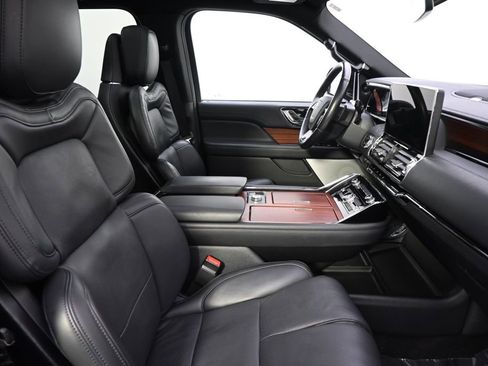 Used 2024 Lincoln Navigator Reserve AWD/4WD image 16
