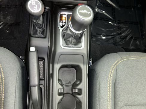 Used 2024 Jeep Gladiator Sport image 18