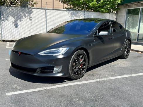 Used 2016 Tesla Model S 90D image 3