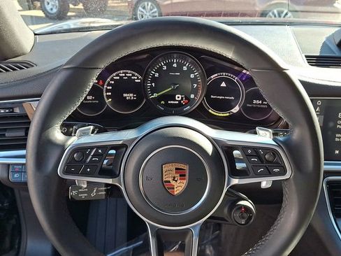 Used 2018 Porsche Panamera 4 image 25