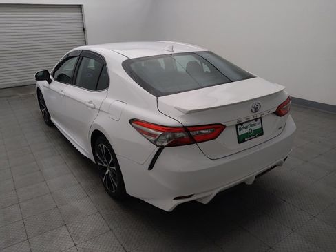 Used 2019 Toyota Camry SE FWD image 6