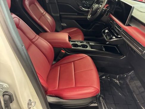 Used 2023 Lincoln Corsair Reserve w/ Rear Removable Package Tray AWD/4WD image 22