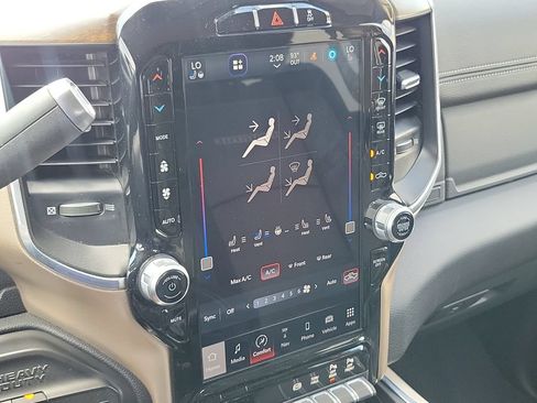 Used 2022 RAM 3500 Laramie AWD/4WD image 26