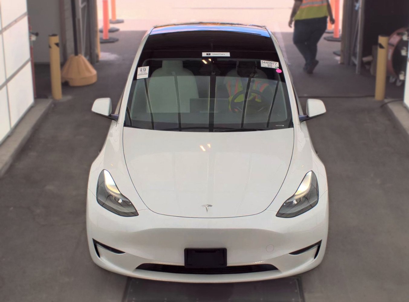 Used 2023 Tesla Model Y Long Range AWD/4WD image 2