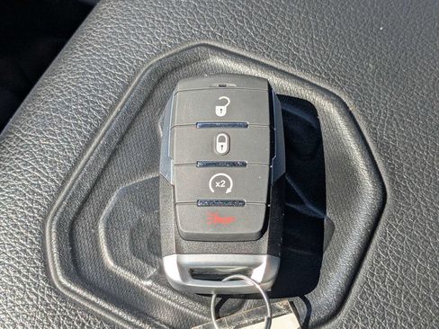 Used 2022 RAM 1500 Laramie AWD/4WD image 31
