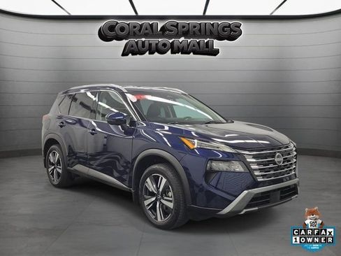 Certified 2025 Nissan Rogue SL FWD image 1
