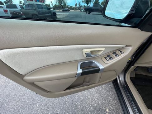 Used 2010 Volvo XC90 3.2 FWD image 11