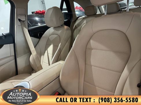 Used 2022 Mercedes-Benz GLC 300 image 11