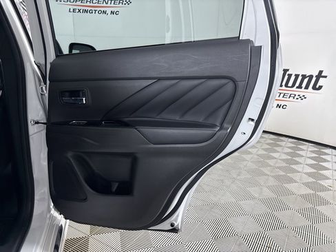 Used 2020 Mitsubishi Outlander SEL image 21