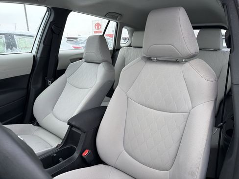 Used 2024 Toyota Corolla Cross L image 10