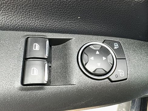 Used 2019 Ford Mustang Coupe image 14