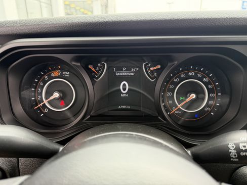 Used 2025 Jeep Wrangler Sport image 34