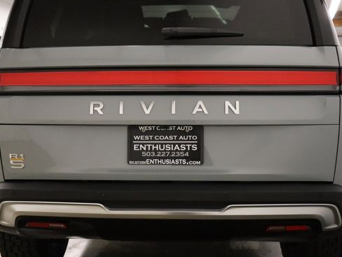 Used 2023 Rivian R1S Adventure image 11