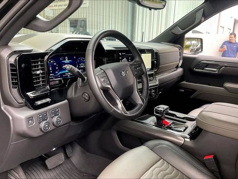 Used 2024 Chevrolet Silverado 1500 ZR2 w/ ZR2 Bison Edition AWD/4WD image 4