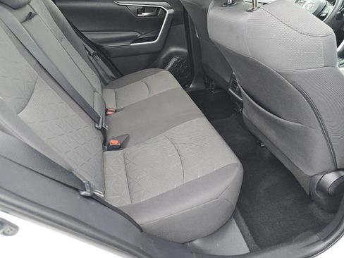 Used 2021 Toyota RAV4 XLE image 15