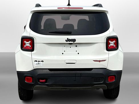 Used 2022 Jeep Renegade Trailhawk image 4