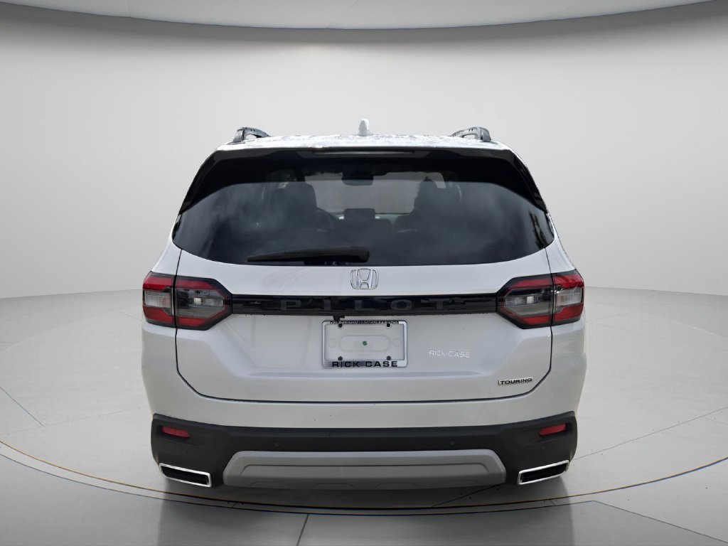Certified 2025 Honda Pilot Touring image 6