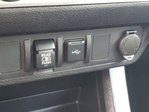 Certified 2022 Toyota Tacoma TRD Off-Road image 31