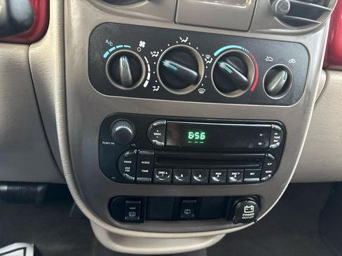 Used 2005 Chrysler PT Cruiser Touring w/ Light Group image 33