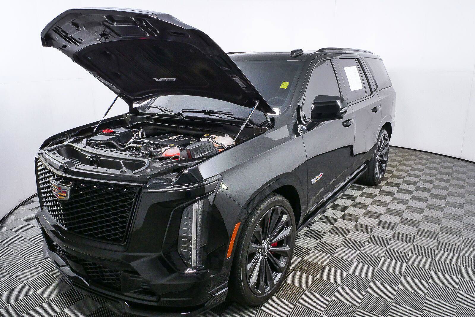 Used 2025 Cadillac Escalade V w/ LPO, Floor Liner Package AWD/4WD image 33