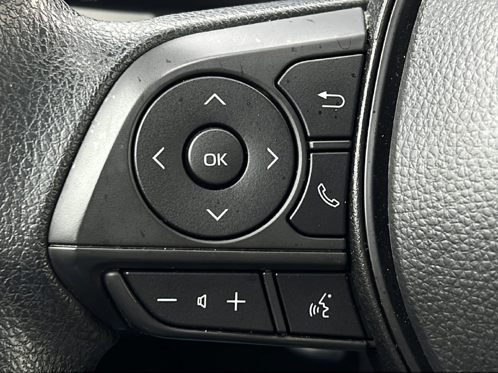 Used 2025 Toyota Corolla LE FWD image 19
