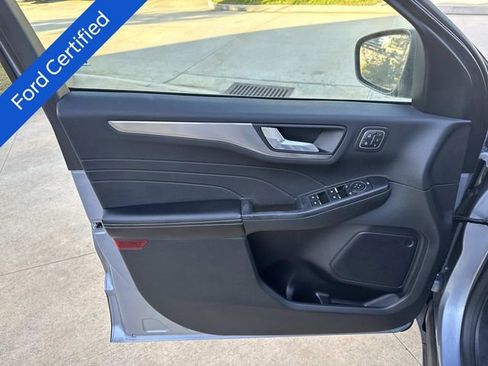 Used 2022 Ford Escape Titanium w/ Class II Trailer Tow Package image 21