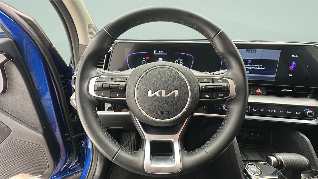 Used 2024 Kia Sportage EX AWD/4WD image 15