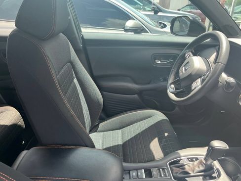 Used 2025 Honda HR-V Sport image 4