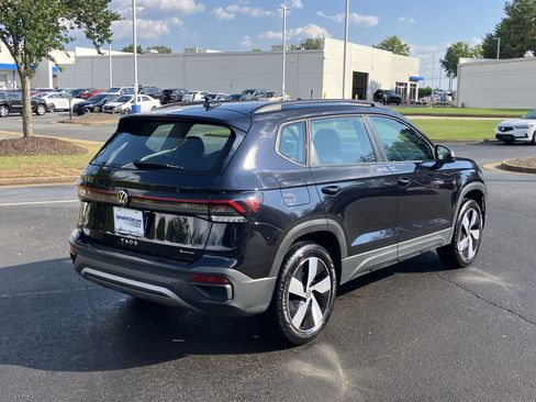 Used 2025 Volkswagen Taos S AWD/4WD image 10