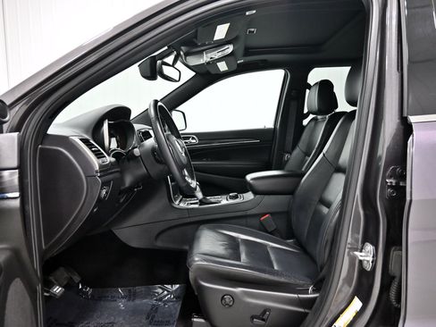 Used 2019 Jeep Grand Cherokee Limited AWD/4WD image 5
