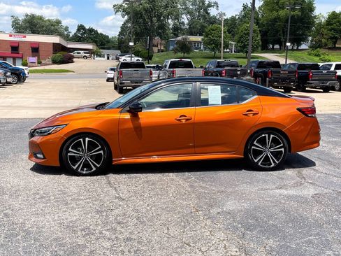 Used 2021 Nissan Sentra SR w/ SR Premium Package FWD image 3