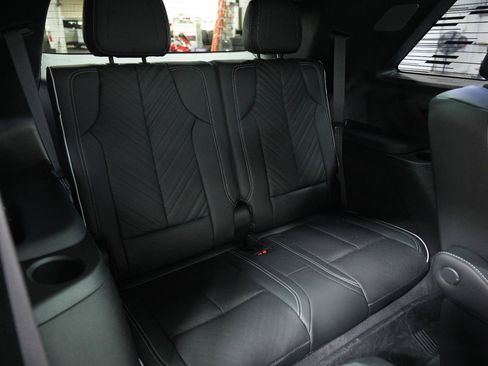 Used 2026 Cadillac Vistiq Platinum w/ LPO, Floor Liner Package AWD/4WD image 22