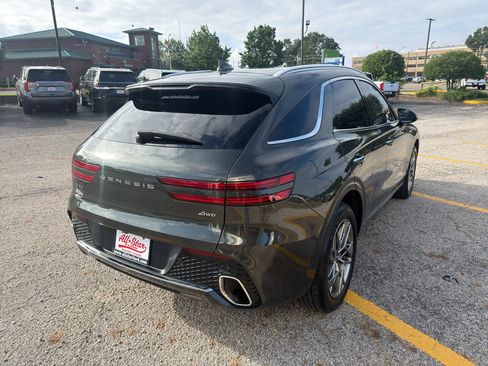 Used 2025 Genesis GV70 2.5T AWD/4WD image 5