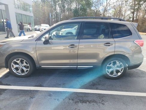 Used 2017 Subaru Forester 2.5i Touring image 5
