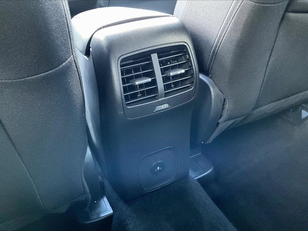 Used 2025 Ford Escape Active AWD/4WD image 12